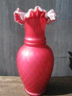 VAAS GLAS "CRANBERYY SATIN" ANTIEK  1920, Antiek en Kunst, Ophalen of Verzenden