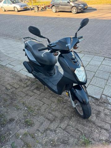 Sym orbit blauwe plaay beschikbaar voor biedingen