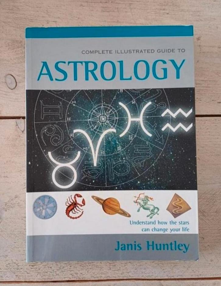 Janis Huntley - Complete illustrated guide to Astrology, Boeken, Esoterie en Spiritualiteit, Zo goed als nieuw, Achtergrond en Informatie