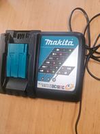 Makita oplader, bijna als nieuw. Aantal keer gebruikt., Doe-het-zelf en Verbouw, Gereedschap | Machine-onderdelen en Toebehoren