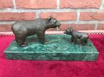 bijzonder verfijnd bronzen beeld van een beer en zijn jong, Antiek en Kunst, Antiek | Koper en Brons, Ophalen of Verzenden, Brons