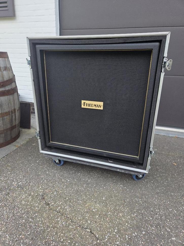 Friedman 412 cabinet + flightcase, Muziek en Instrumenten, Versterkers | Bas en Gitaar, Gebruikt, Gitaar, 100 watt of meer, Ophalen