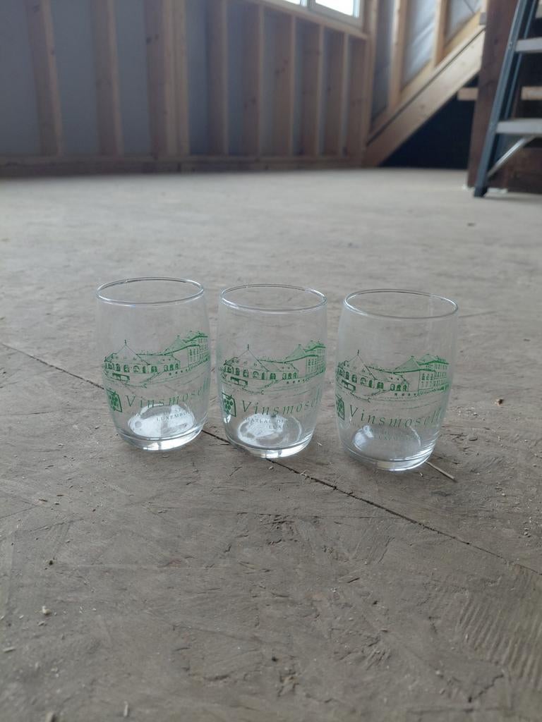 Set van kleine glaasjes, Verzamelen, Glas en Borrelglaasjes, Ophalen of Verzenden, Zo goed als nieuw