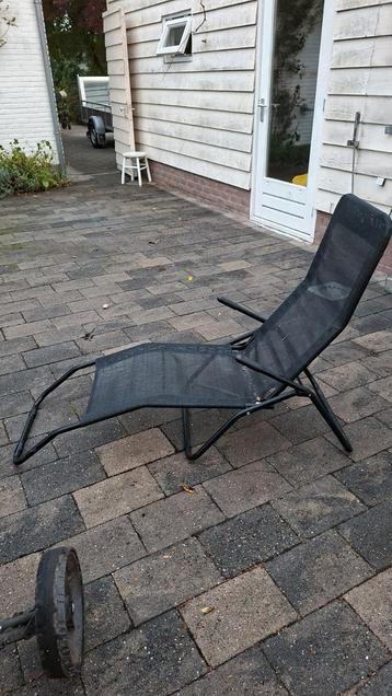 Kantel/ ligstoeltjes  beschikbaar voor biedingen