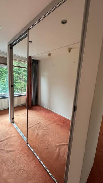 Exclusiv schuifdeuren met spiegel beschikbaar voor biedingen