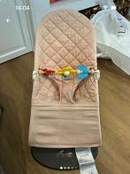 BabyBjörn Wipstoel Lichtroze + Speelboog, Overige merken, Gebruikt, Wipstoel, Ophalen of Verzenden