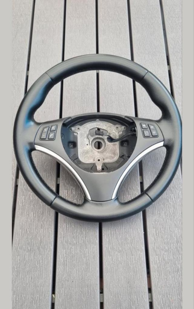 MOOIE NETTE SPORTSTUUR BMW E81 E87 E88 E90 E91 E92 E93, Auto diversen, Overige Auto diversen, Ophalen of Verzenden