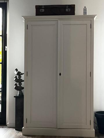 Kledingkast, tv kast, linnen kast - afbeelding 1