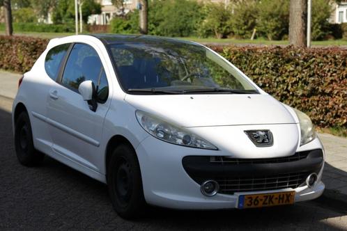Peugot 207 Feline aangeboden, Auto's, Peugeot, Particulier, Benzine, Overige carrosserieën, Handgeschakeld, Wit, Zwart, Leder