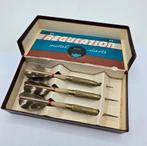 Set vintage Dart pijlen koper & hout & veren originele doos, Sport en Fitness, Darts, Verzenden, Zo goed als nieuw, Pijlen