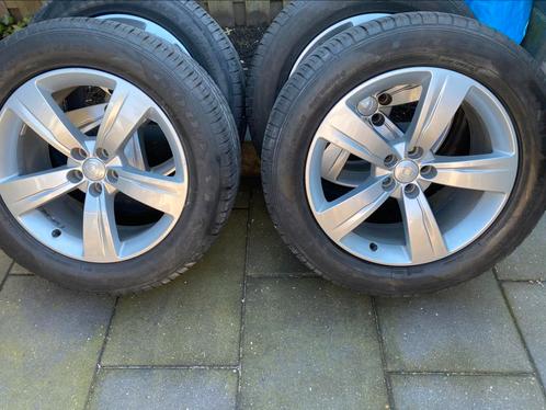 Tekoop origineel 19inch range rover velar  velgen met banden, Auto-onderdelen, Banden en Velgen, Velg(en), Winterbanden, 18 inch