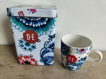 Koektrommel Douwe Egberts met bijbehorende senseo mok nieuw beschikbaar voor biedingen