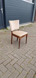 Vintage Stoel – Retro & Sfeervol – Mooie Houten Details, Ophalen, Hout, Bruin, Zo goed als nieuw