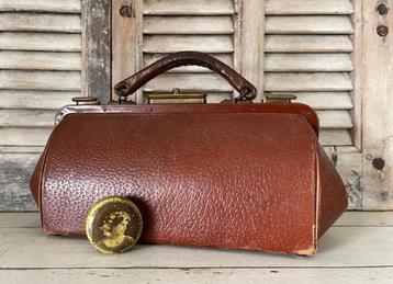 Antieke Franse dokterstas, bruin leer (kleiner model) beschikbaar voor biedingen