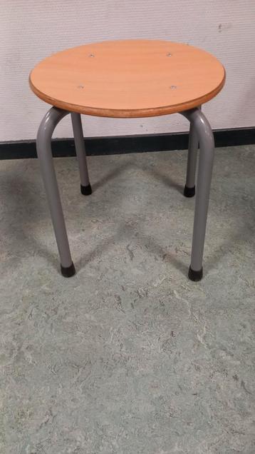 Vintage kleuter krukje grijs beschikbaar voor biedingen