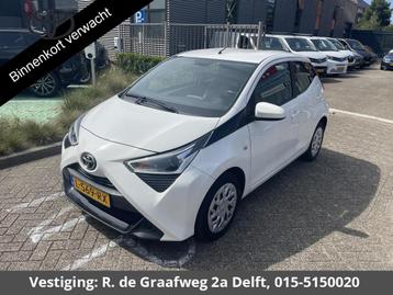 Toyota Aygo 1.0 VVT-i X-Play | Dealer onderhouden | Apple Ca beschikbaar voor biedingen