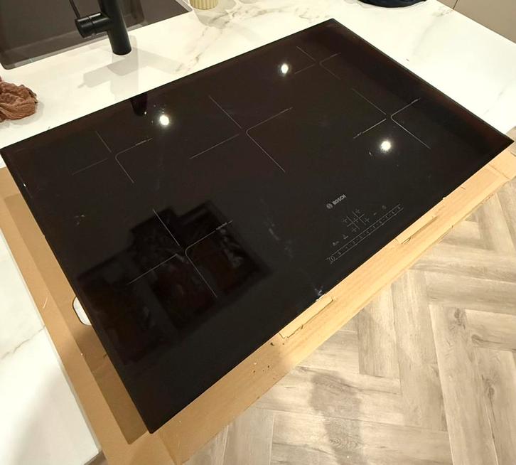 Bosch inductieplaat 5 pits, Witgoed en Apparatuur, Kookplaten, Zo goed als nieuw, Inbouw, Inductie, 4 kookzones, Ophalen