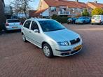 Skoda Fabia 1.4-16V Equipe 55KW 2006 | Vol. onderh. hystorie, Auto's, Voorwielaandrijving, 4 cilinders, Origineel Nederlands, Grijs