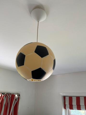 Retro voetbal hanglamp beschikbaar voor biedingen