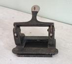 Zware Antieke Soennecken perforator, Ophalen of Verzenden
