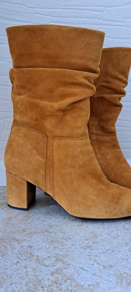 Gabor nubuk laars kerriekleur maat 39,5/ 6,5, Kleding | Dames, Schoenen, Zo goed als nieuw, Hoge laarzen, Geel, Verzenden