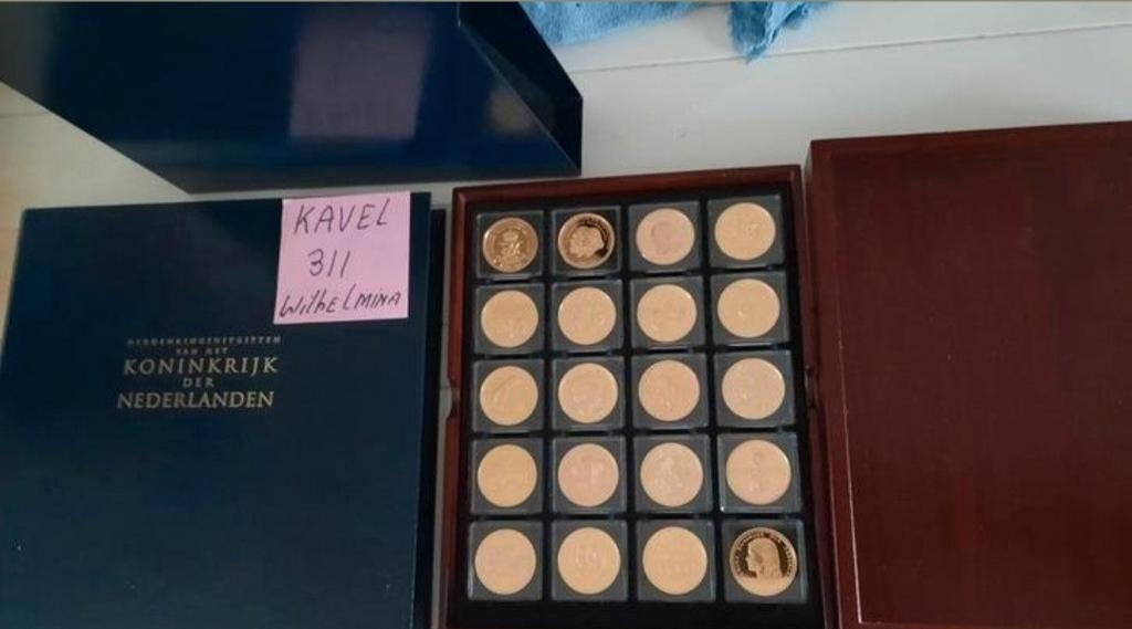 WILHELMINA VERGULD EDELCOLLECTIE KAVEL 311, Verzenden, Overige landen, Setje, Goud