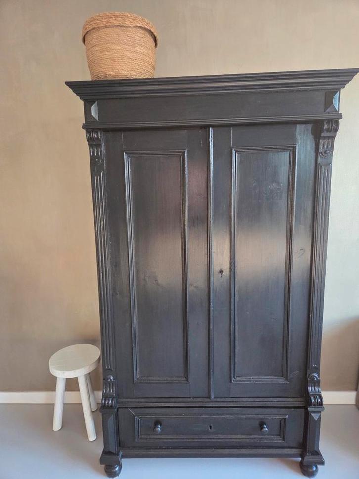 Zwarte meidenkast
182x102x50 cm, Huis en Inrichting, Kasten | Buffetkasten, Zo goed als nieuw, 150 tot 200 cm, 25 tot 50 cm, Ophalen