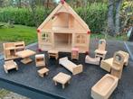 Compact houten poppenhuis met meubeltjes, Ophalen of Verzenden, Gebruikt, Poppenhuis