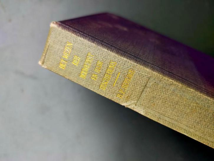 Berlage: Het wezen der bouwkunst en haar geschiedenis (1934), Boeken, Kunst en Cultuur | Architectuur, Gelezen, Architectuur algemeen