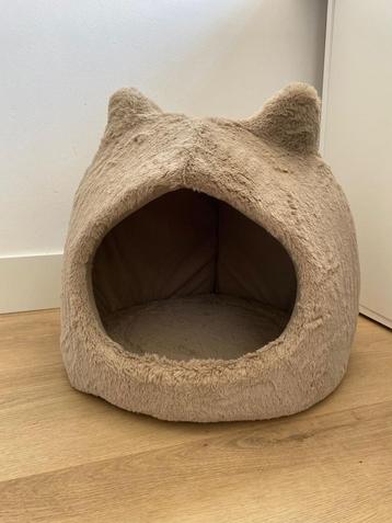 Heul zacht huisje voor je poes beschikbaar voor biedingen