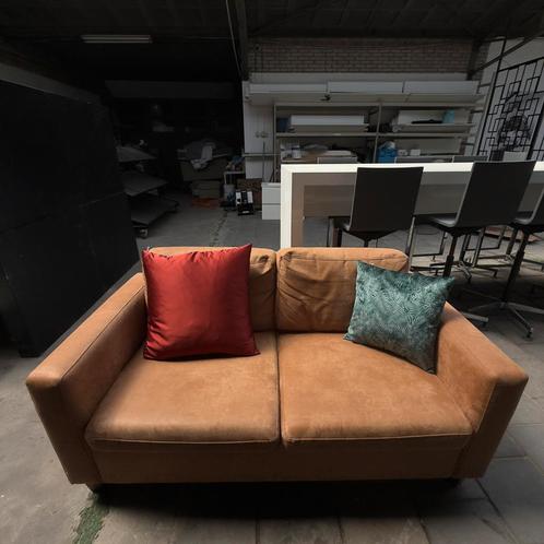 Zachte Camelbruine Stoffen Tweezitsbank Compact/Comfortabel, Huis en Inrichting, Banken | Sofa's en Chaises Longues, Zo goed als nieuw