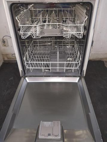 A+ Inbouw Bosch Vaatwasser werkt Perfect (SMV25AX04N) beschikbaar voor biedingen