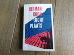 Herman Koch Luchtplaats, Boeken, Ophalen of Verzenden, Zo goed als nieuw, Herman Koch, Nederland