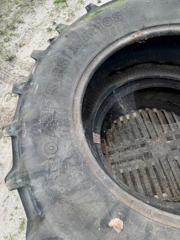 480/65/R28 tractor voorbanden beschikbaar voor biedingen