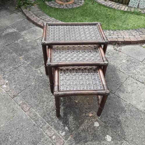 vintage manou dik rotan mimiset - nesting tables - jaren '70, Huis en Inrichting, Tafels | Bijzettafels, Zo goed als nieuw, Rechthoekig