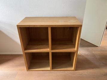 2 houten vakken kastjes  beschikbaar voor biedingen