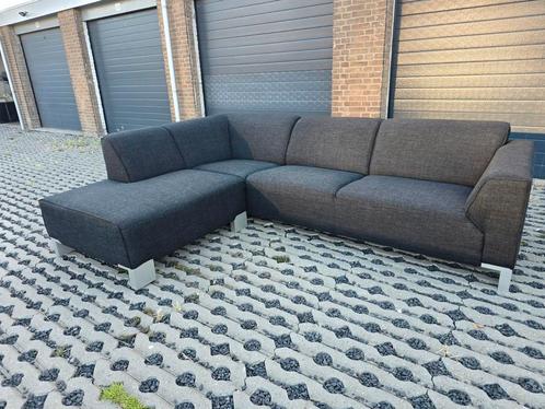 Mooi Donker Grijs Hoekbank || BEZORGEN MOGELIJK, Huis en Inrichting, Banken | Voetenbanken en Poefen, Zo goed als nieuw, 125 cm of meer