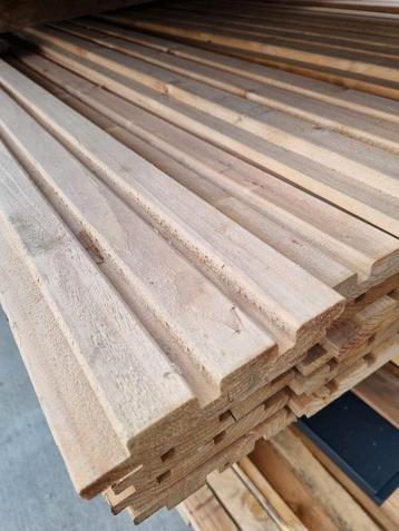 48 nieuwe red class triple profiel planken 21 x 140 L. 300 beschikbaar voor biedingen