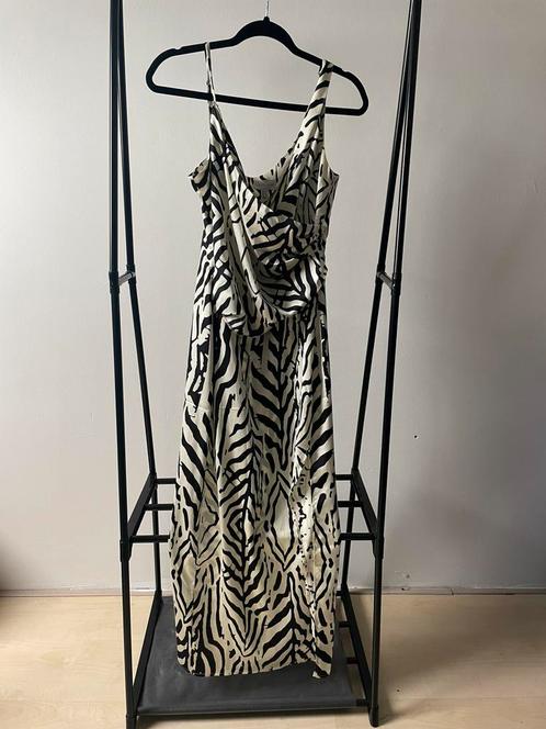 Pretty lavish maat 38, Kleding | Dames, Jurken, Nieuw, Maat 38/40 (M), Zwart, Onder de knie, Verzenden