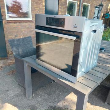 AEG Oven beschikbaar voor biedingen