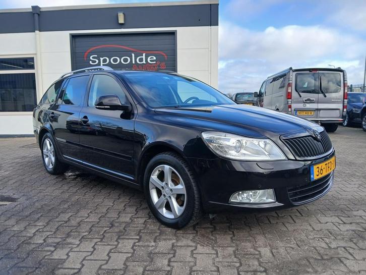 Skoda Octavia Combi 1.4 TSI Uniek/Laurin&Klement uitvoering, Auto's, Skoda, Bedrijf, Octavia, ABS, Adaptieve lichten, Airbags