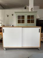 Vintage Schilte schoolkast, dressoir met schuifdeuren, Huis en Inrichting, Kasten | Dressoirs, Ophalen, Gebruikt, -, -