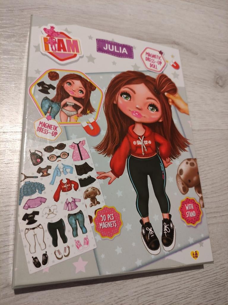 Magnetische Aankleedpop Julia, Ophalen of Verzenden, Zo goed als nieuw, Overige typen
