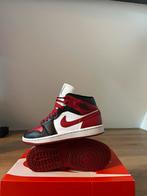 Jordan 1 mid alternate Bred toe, Ophalen of Verzenden, Wit, Zo goed als nieuw, Sneakers of Gympen