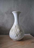 Vintage Witte Vaas Bisquit Porselein 21,5 cm 1970s, Antiek en Kunst, Ophalen