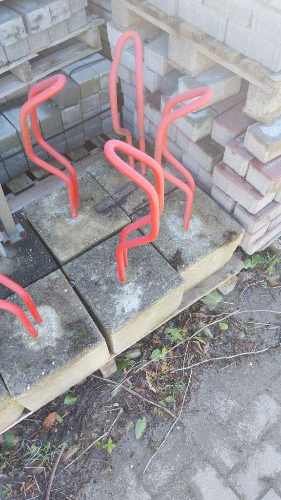 fietsbeugel fietsnietje met betonvoet, Fietsen en Brommers, Fietsaccessoires | Fietsenrekken, Gebruikt, Ophalen of Verzenden