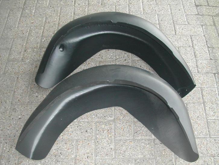 Volvo 140, 164, 240 en 260 achterste binnenschermen. Lokari, Auto diversen, Auto-accessoires, Nieuw, Ophalen of Verzenden