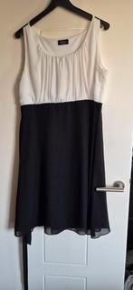 wit/zwarte jurk M, Ophalen of Verzenden, Gedragen, Wit, Boven de knie