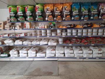 Papegaaienvoeders van loro parque beschikbaar voor biedingen