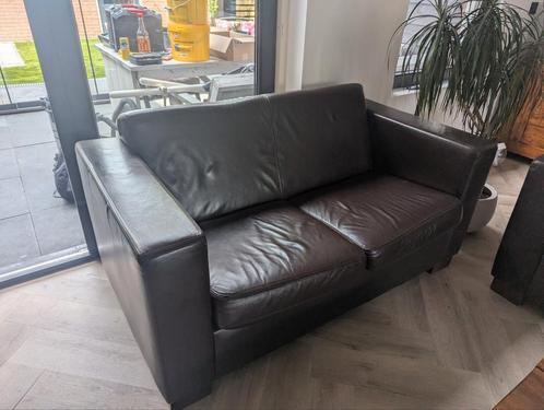 Leren bank 2-zits 150 cm – donkerbruin en comfortabel, Huis en Inrichting, Banken | Bankstellen, Gebruikt, Rechte bank, Tweepersoons